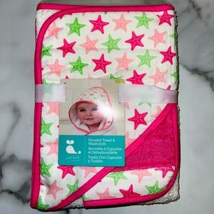 Baby hooded towel with washcloth set!